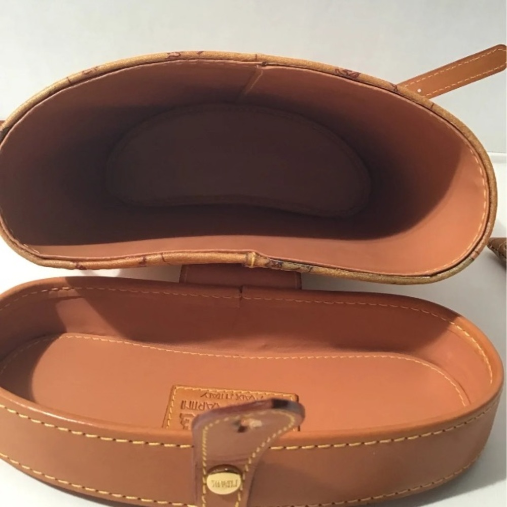 🆕 Binocular-Shaped I' Ilasse Leather Bag From Italy Alviero Martini Bag! 💥 - Picture 6 of 10